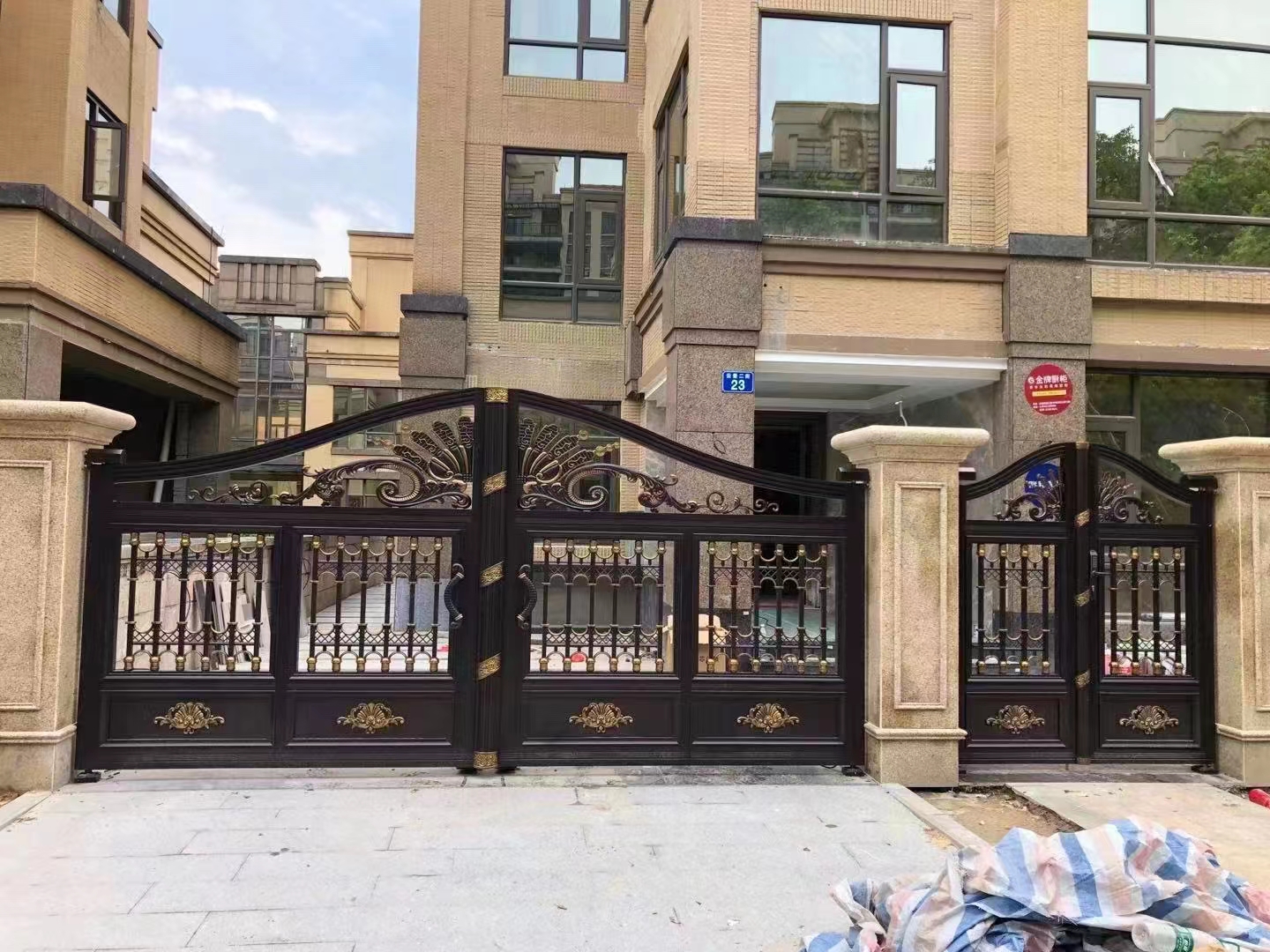 别墅高端铝大门
