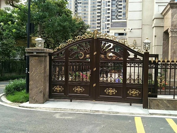 铝合金大门